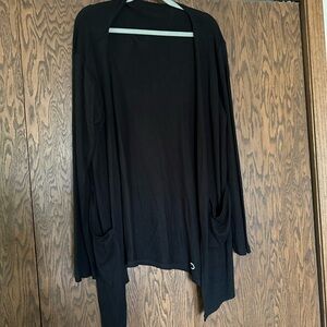 ZYIA BLACK CARDIGAN. XL
